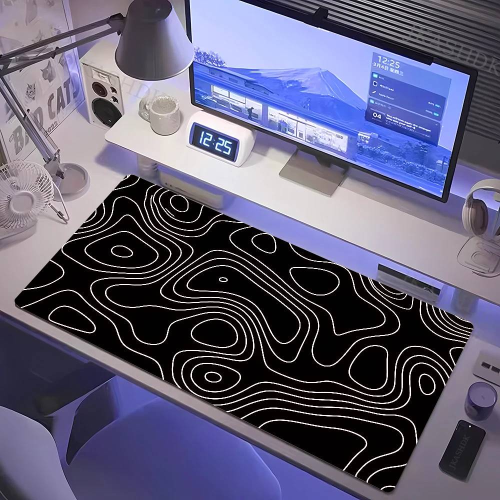 سجادة مكتب XXL سوداء وبيضاء بت - مراجعة Desk Setup Black وسعره