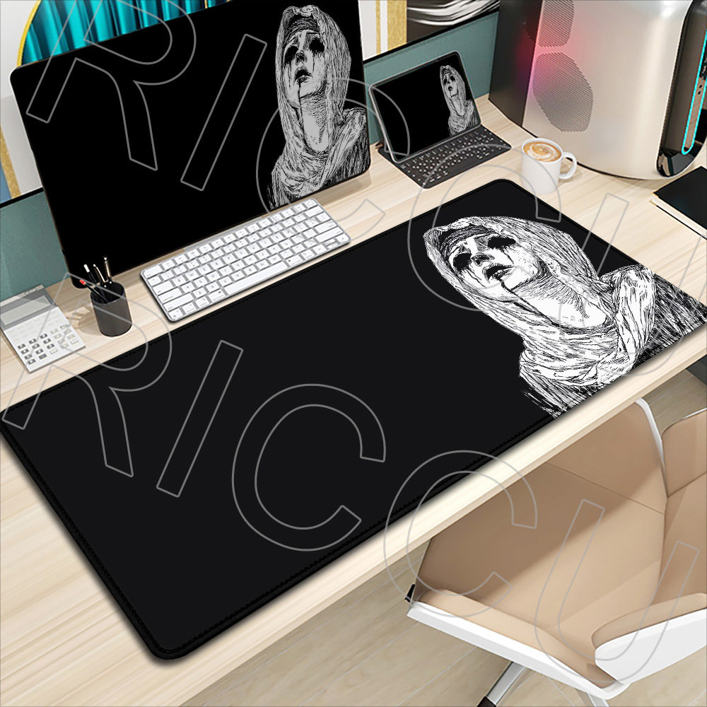 سجادة مكتب بتصميم فتاة أنمي بأ - مراجعة Desk Setup Black وسعره