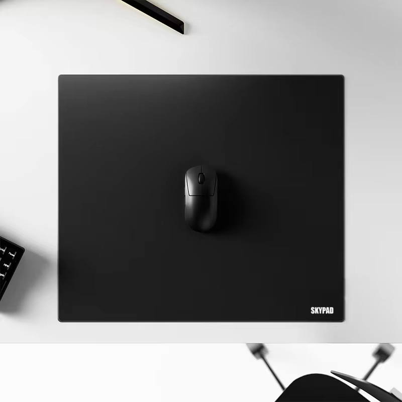 لوحة ماوس زجاجية للألعاب Skypa - مراجعة Desk Setup Black وسعره